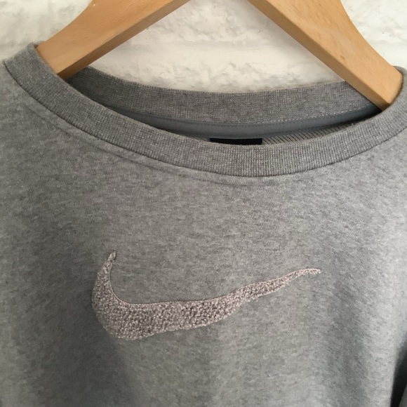 Nike Cropped Sweatshirt - Size M - Grey Marl - Large Swoosh - P2P 24โ - Picture 8 of 8